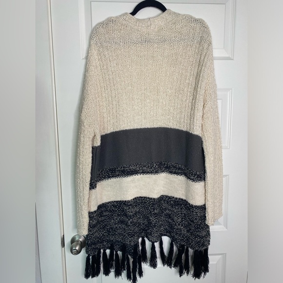 Venus oversized tassel cardigan - Picture 4 of 4